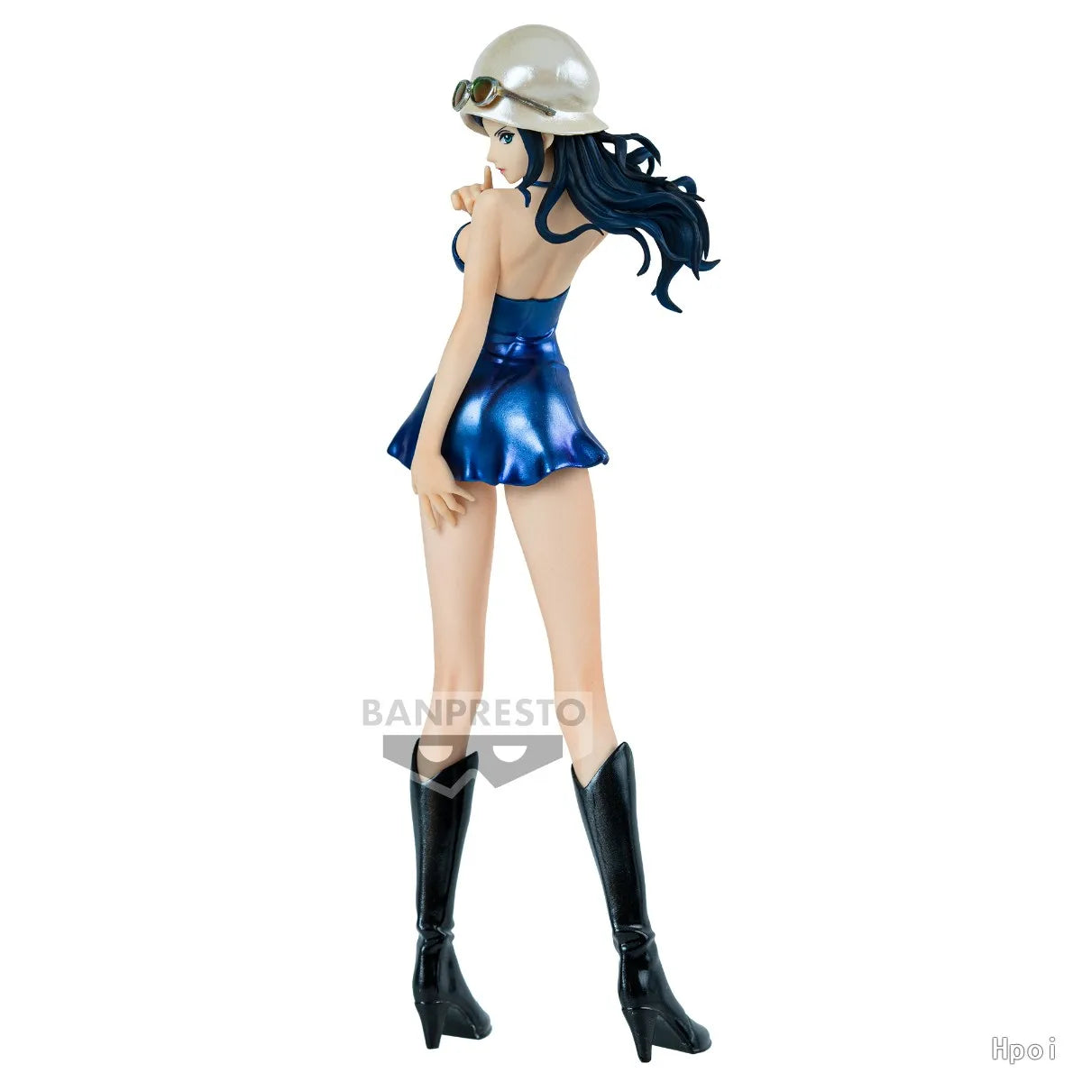 Figura coleccionable Nico Robin - Estilo Dressrosa (Banpresto Original) con vestido azul corto y botas negras, vista trasera destacando el peinado.