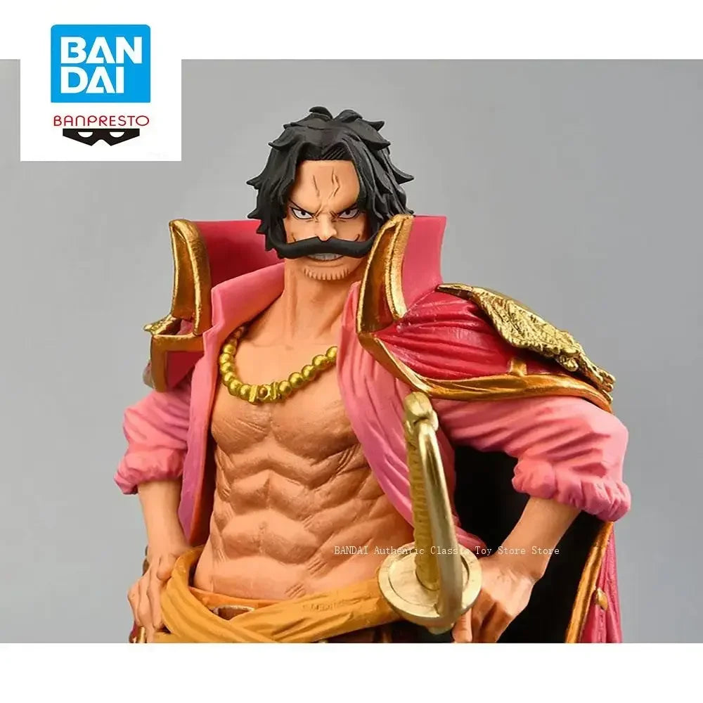 Primer plano del rostro de la figura Gol D. Roger - Colección King of Artist (Banpresto Original), con expresión desafiante y detalles precisos.