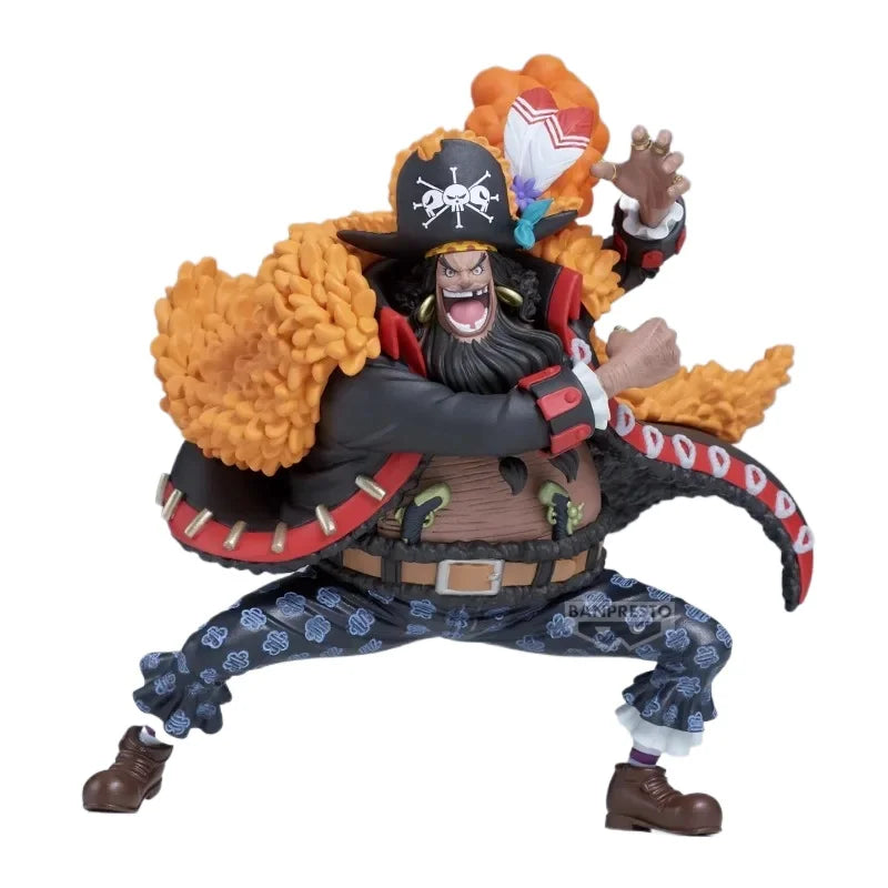 Figura de Marshall D. Teach (Blackbeard) de Banpresto en pose de ataque, con acabado detallado y colores vibrantes.